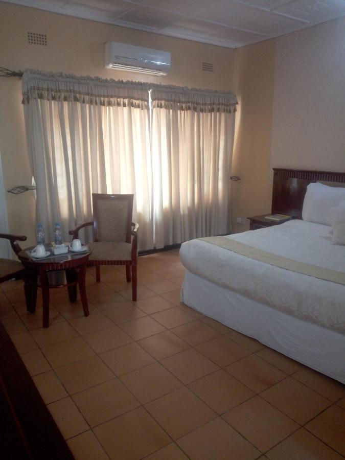 Fatmols Lodge Lusaka Exterior photo